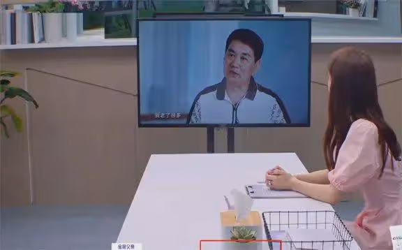 隱瞞了我們14年！原來金晨的親生父親是他，難怪她能大紅大紫