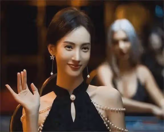 隱瞞了我們14年！原來金晨的親生父親是他，難怪她能大紅大紫