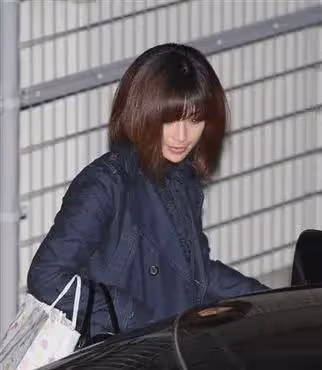酒井法子：從初戀女神到「萬人罵」，她被渣男丈夫毀了下半生