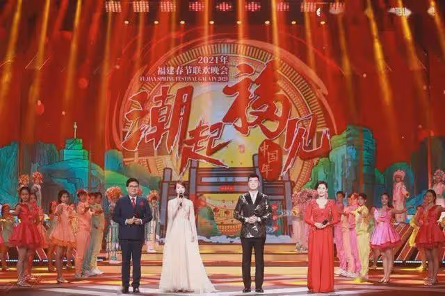 61歲的蔡明，在另一種「性感」的路上，越走越遠