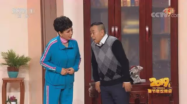61歲的蔡明，在另一種「性感」的路上，越走越遠