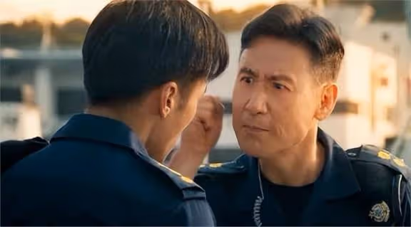 《海關戰線》票房日冠,打了多少資本的臉?謝霆鋒這次算是賭對了
