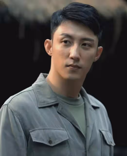 諜戰劇《孤戰迷城》首播,又一偶像神劇!黃景瑜表現一般辛芷蕾颯