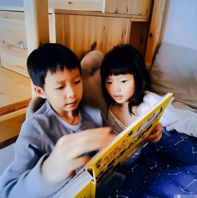 姚晨曬11歲兒子近照,土豆越長越像爸爸曹郁,父子倆似複製粘貼