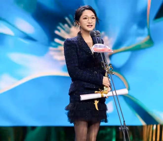 白玉蘭這一夜，《繁花》盛開，「珠圓玉潤」的劉亦菲，卻全場矚目