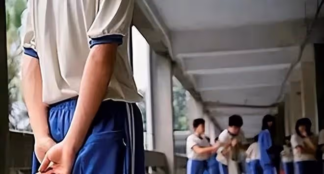 殘忍!青島三名學生禍害同學的漂亮母親,母子二人雙雙殞命