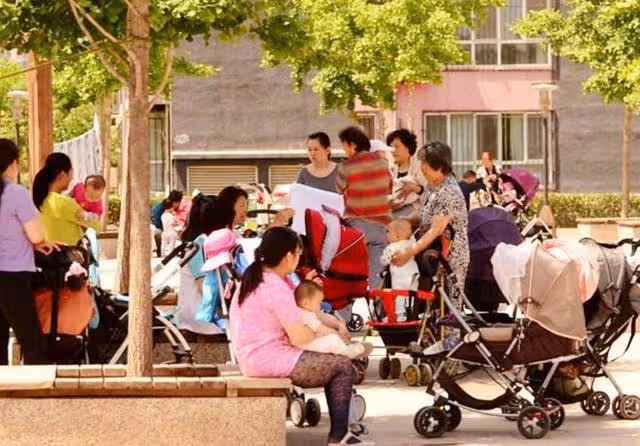 女子不顧反對借給閨蜜18萬,對方消失5年後出現:你把我害慘了
