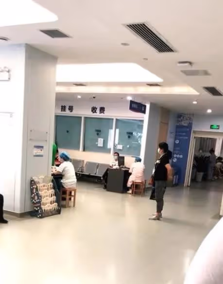 女子不顧反對借給閨蜜18萬,對方消失5年後出現:你把我害慘了