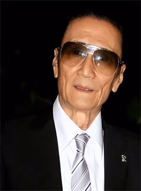 謝賢再傳喜訊！寶刀未老讓人敬佩，就連親兒子謝霆鋒都自嘆不如