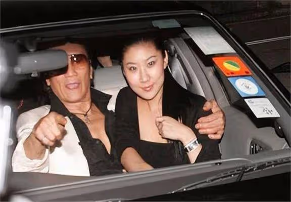 謝賢再傳喜訊！寶刀未老讓人敬佩，就連親兒子謝霆鋒都自嘆不如