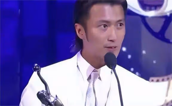謝賢再傳喜訊！寶刀未老讓人敬佩，就連親兒子謝霆鋒都自嘆不如