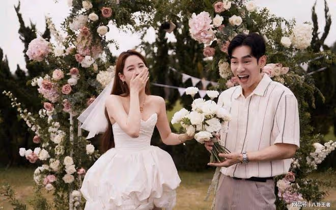 恭喜!歐陽娜娜官宣喜訊!張書豪求婚成功,交往5年獻上超大鑽戒