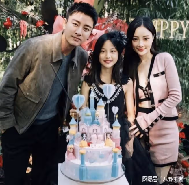 PGone為何缺席?李小璐亮相甜馨畢業典禮引風波,評論區徹底淪陷