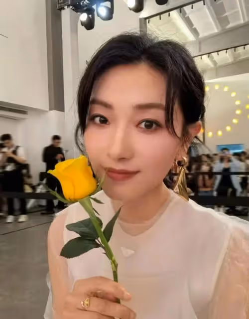 離譜!狗仔曝萬茜老公出軌,幽會神秘美女,美女疑似是萬茜