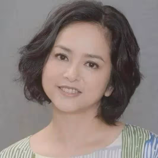 拒絕林志穎，17歲火遍亞洲，22歲巔峰時嫁入豪門，從此跌入谷底