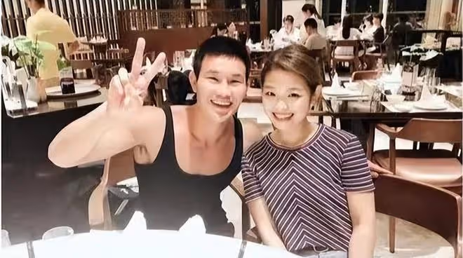 31歲的嘎子和28歲的英子重逢,一個健碩有型,一個不敢認!