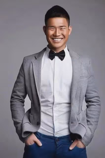 31歲的嘎子和28歲的英子重逢,一個健碩有型,一個不敢認!