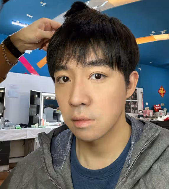 俞灝明朋友圈官宣戀情,網友:張遠來活了,又該唱《嘉賓》啦