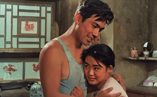 1982年《牧馬人》大火,叢珊回憶:看見朱時茂的身材毛,我特別害怕