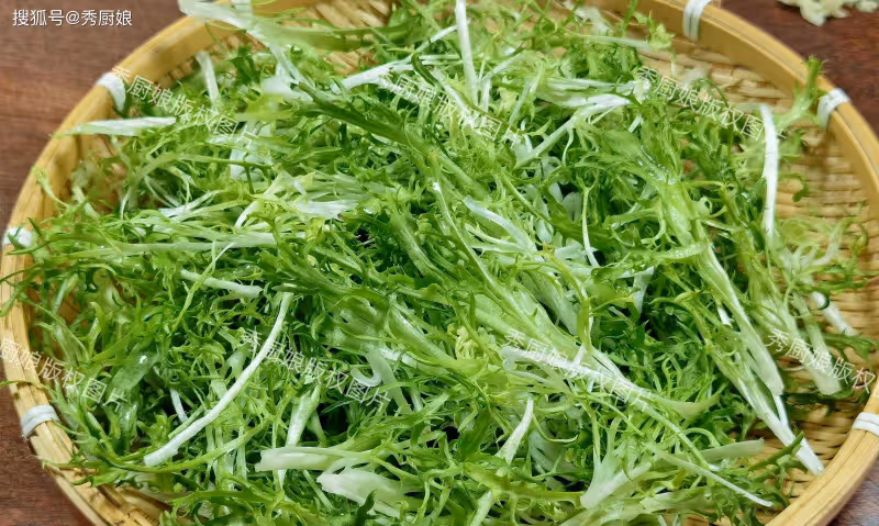 黃瓜苦瓜先靠邊,夏天這菜使勁吃!隨手一拌消暑開胃,好吃不上火