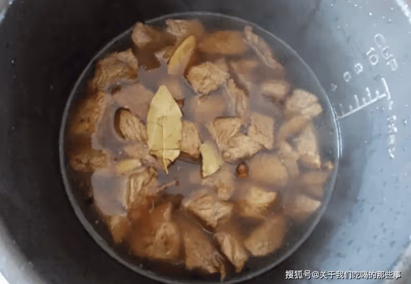 燉牛肉怎麼做更好吃?做好4個關鍵步驟,牛肉軟爛香濃,不腥不柴
