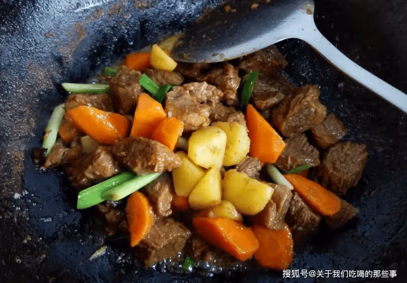 燉牛肉怎麼做更好吃?做好4個關鍵步驟,牛肉軟爛香濃,不腥不柴