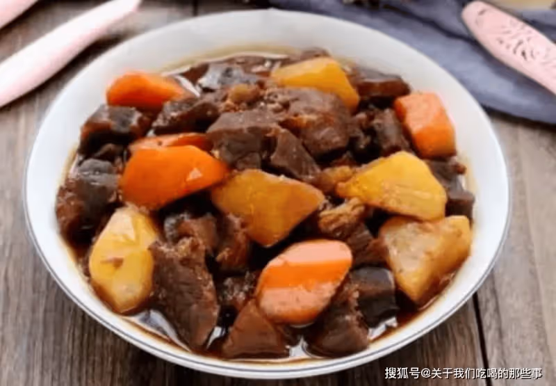 燉牛肉怎麼做更好吃?做好4個關鍵步驟,牛肉軟爛香濃,不腥不柴