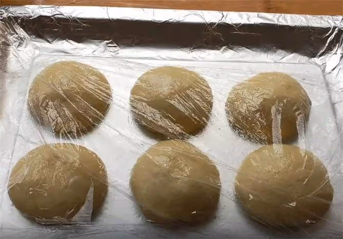 最簡單實用麵包做法,記住2個關鍵點,不用揉出膜,保證柔軟拉絲