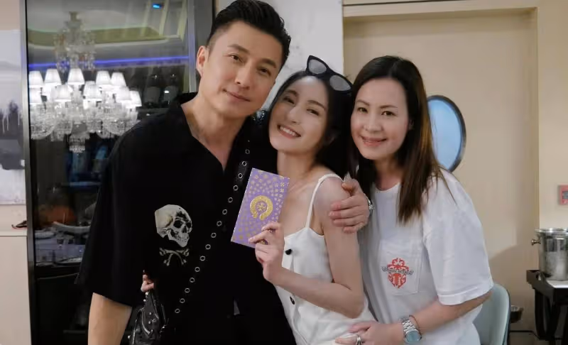 TVB視後林夏薇舉辦遊艇派對慶生！穿泳衣秀好身材，圈中好友撐場