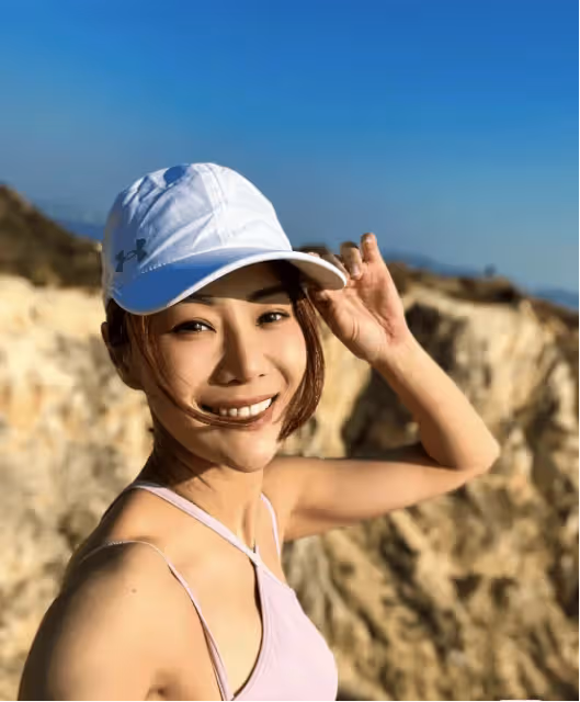 TVB前港姐海上慶生，盡顯好身材，出軌人夫後，宣布離巢發展
