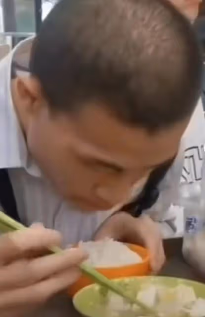 韋神帶堂姐一家爬長城，體能驚人！堂姐：工資自己保管 ，沒女朋友