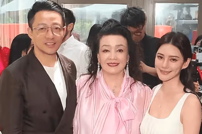 汪小菲三喜臨門,大S也不再糾纏,卻因為笑以苛的舉報,不想過43歲生日