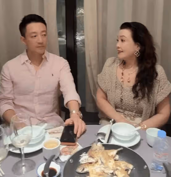 大S連續兩次認慫,張蘭馬筱梅聯手解決兩個難題,汪小菲無後顧之憂了