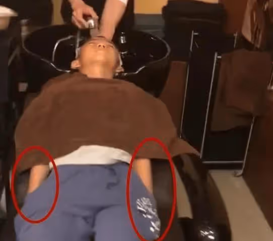 謝賢哭了!張柏芝帶大兒子理髮秒變謝霆鋒,兒子卻這樣描述爸爸!