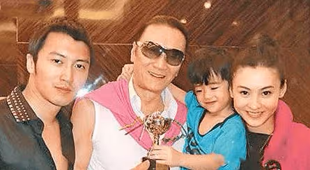 謝賢哭了!張柏芝帶大兒子理髮秒變謝霆鋒,兒子卻這樣描述爸爸!