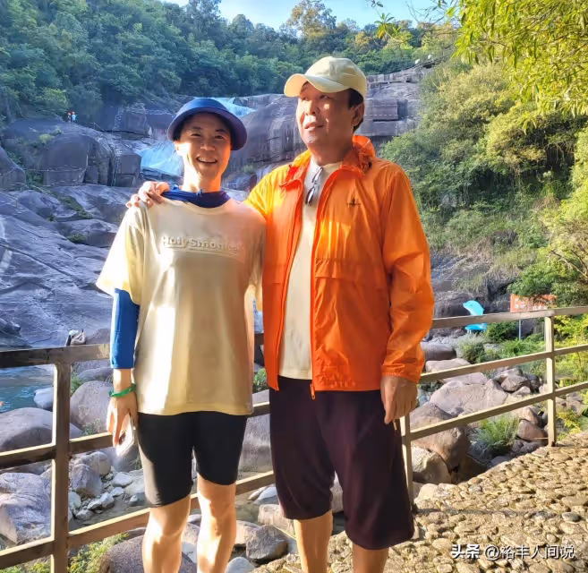 太壕了！王楠老公開70萬摩托車，不戴頭盔遭抨擊，曝原因讓人嘆服