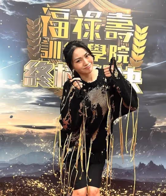 29歲小花憑Viu台走紅加入TVB被指反骨,今看加入TVB是正確選擇