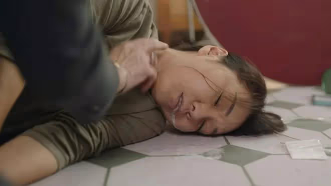 53歲女星新劇獲贊演技大爆發,曾是一代艷星,退圈15年近年復出拍戲