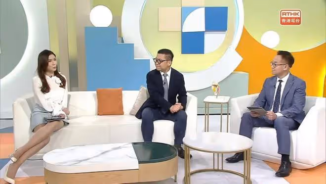前TVB女主播繼續做幕前工作,每次造型不重樣獲贊用心,去年曾公開認愛