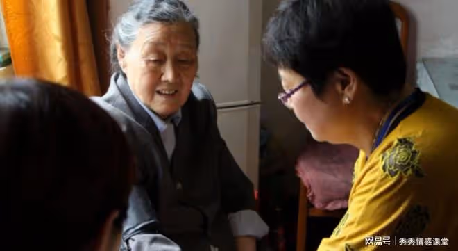 老家拆遷婆婆把錢全給姑姐,知道事情過程,我哭著再給姑姐十萬