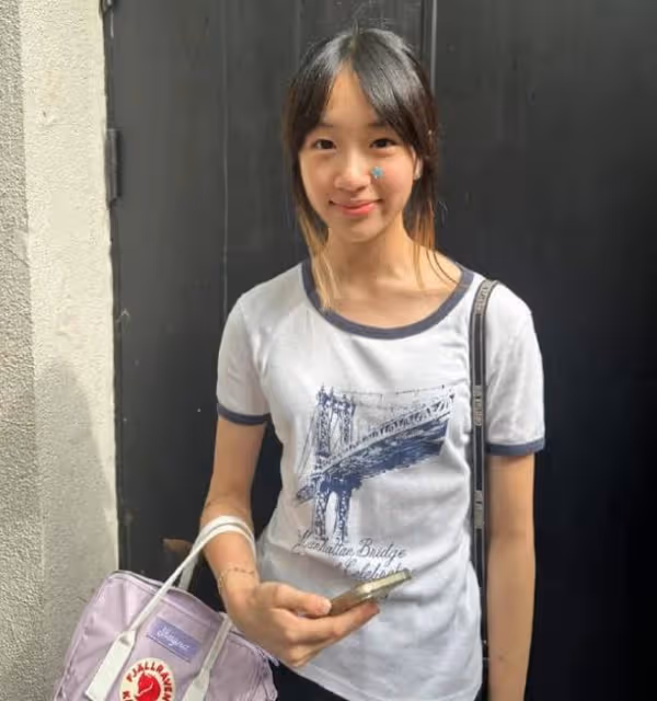 甜馨和吳尊女兒互夸,小姐妹互動,13歲的neinei高挑又漂亮