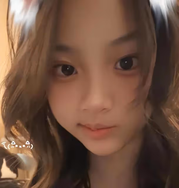 甜馨和吳尊女兒互夸,小姐妹互動,13歲的neinei高挑又漂亮