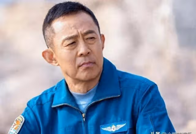 海天雄鷹:直到康延成跳傘失敗,才明白吳強當年多幸運!