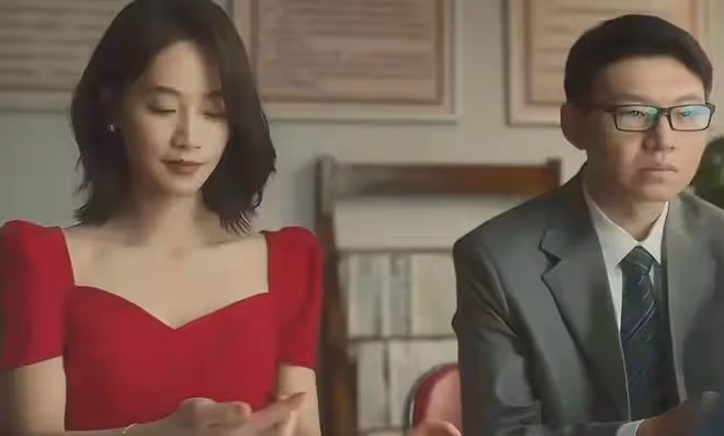 佟大為在《玫瑰的故事》後火了,因吻戲太牛,他妻子評論區亮了!
