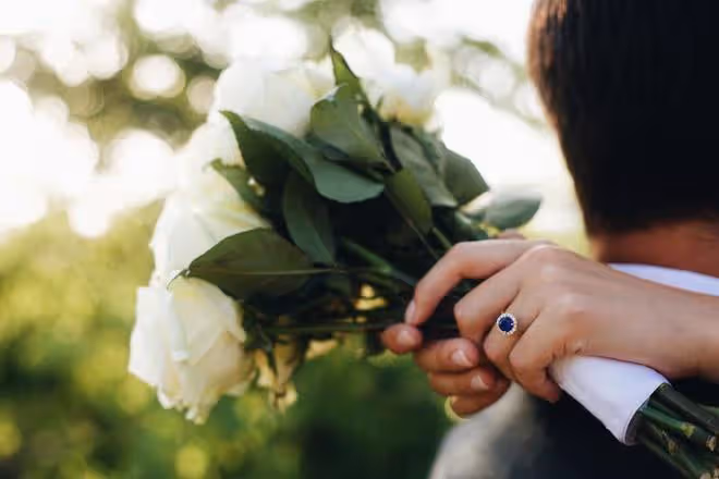 女兒結婚我想陪嫁50萬,兒子摔東西兒媳鬧離婚,家裡亂成一鍋粥