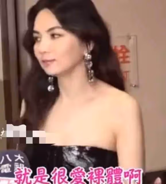 Ella在家「裸體運動」被兒子撞見,「兒子的一句話」讓她尷尬又感動!