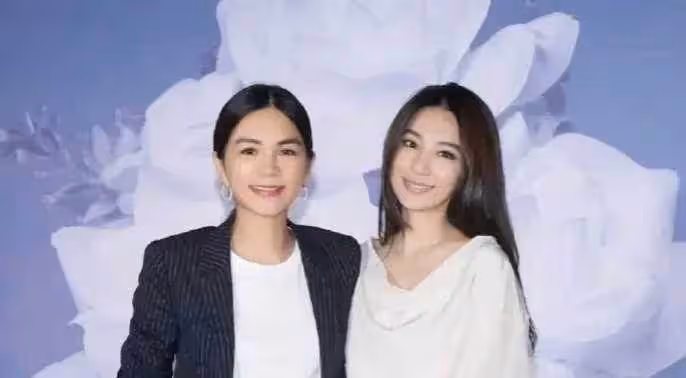 Ella在家「裸體運動」被兒子撞見,「兒子的一句話」讓她尷尬又感動!