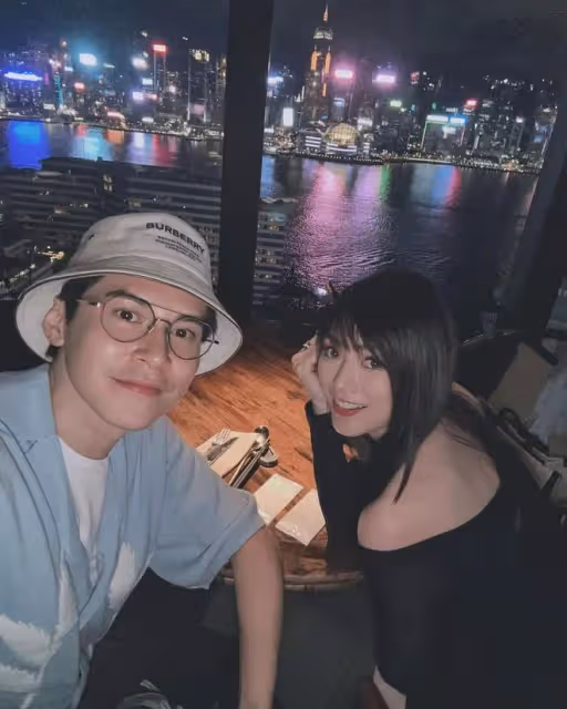 TVB女星大曬三點式泳照!下月產子身材仍苗條!網友直呼最美孕媽