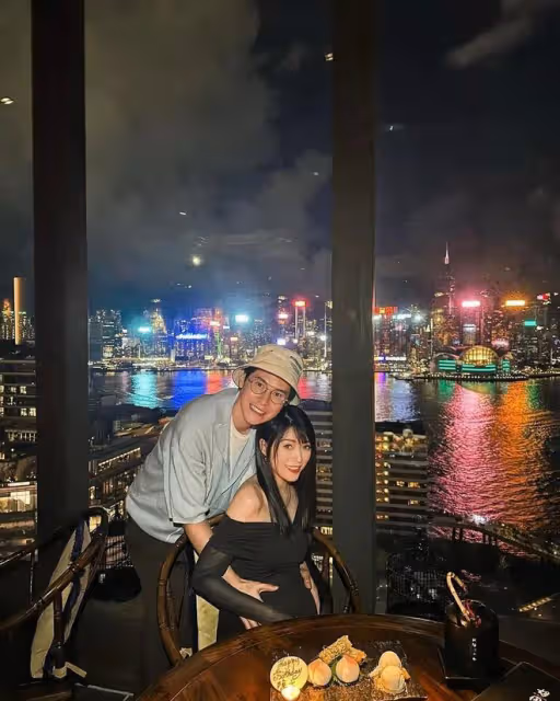 TVB女星大曬三點式泳照!下月產子身材仍苗條!網友直呼最美孕媽