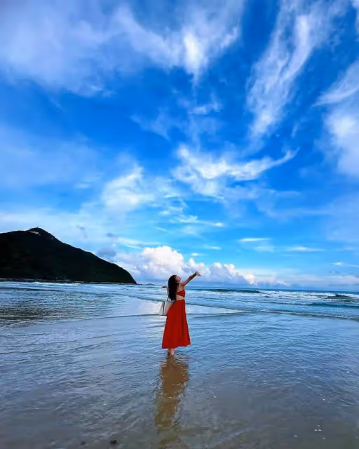 TVB女星大曬三點式泳照!下月產子身材仍苗條!網友直呼最美孕媽